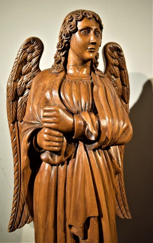 18th century - Pair of large angels in lime wood